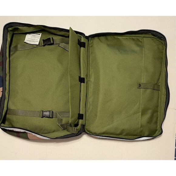 Roverlund Out-Of-Office Carry All Bag Perfect For A Pet Vacation camo w/ orange - Picture 6 of 7